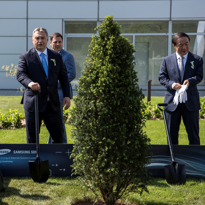 Nem hiszi el Brüsszel, hogy muszáj kitömnünk pénzzel a magyar Samsungot