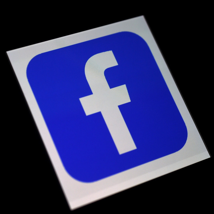 A Facebook már olyan fontos, hogy bármi áron meg kellene menteni