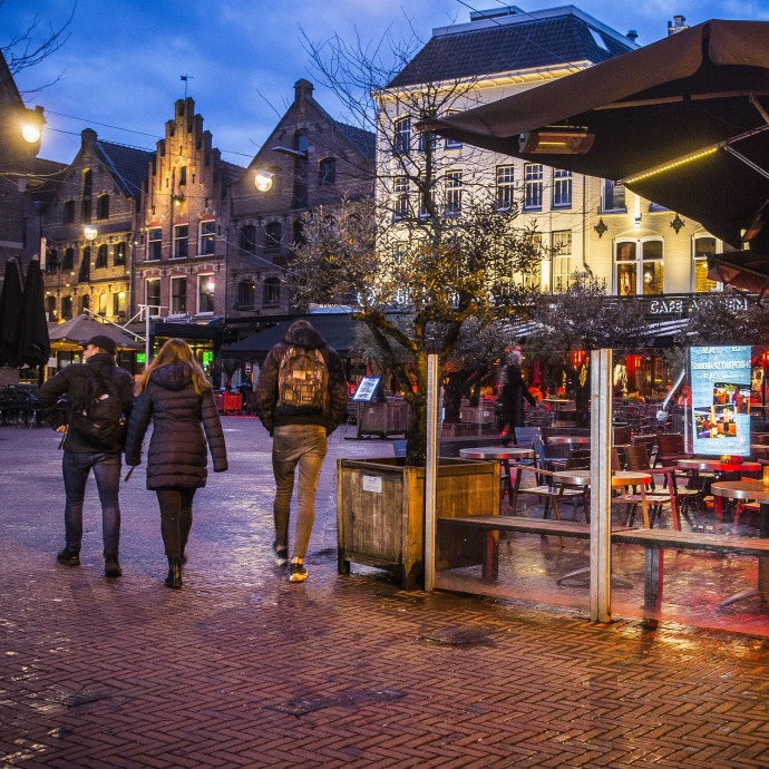 Több zöldet akarnak, feltörik az aszfaltot egy holland városban