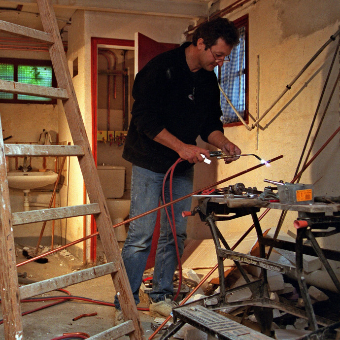 Amióta nem kell bejárni dolgozni, nagyon rámentek az emberek az otthoni barkácsolásra