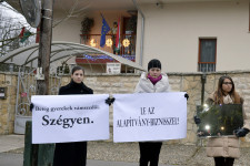 Éveken át visszaéltek beteg gyerekeknek gyűjtött pénzzel, mégis áramlanak hozzájuk a százmilliók