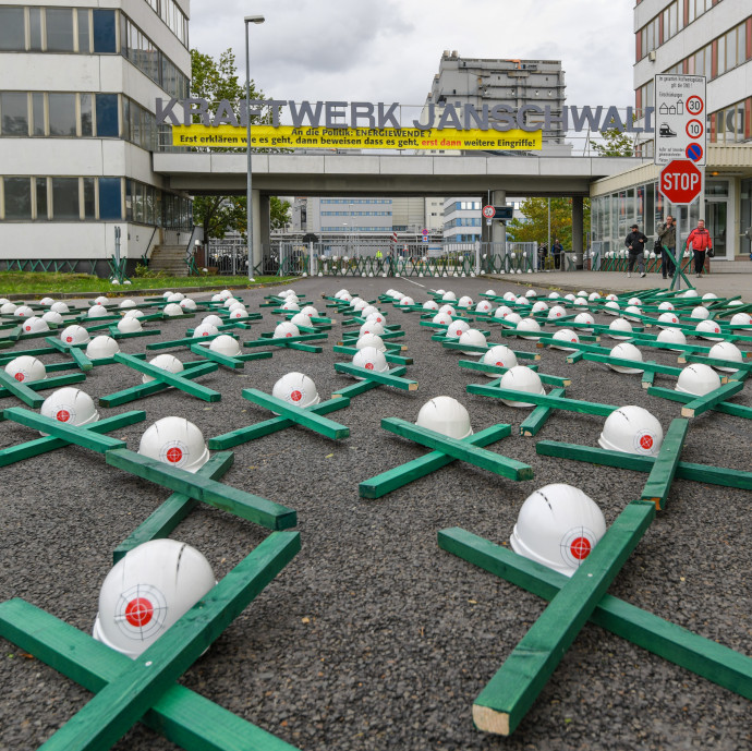 Csökkenhet a jólét, ha nagyon gyorsan tisztább Földet szeretnénk