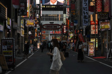 Kinyomtattak 37 magyar gazdaságnyi pénzt, mégsem lettek gazdagabbak