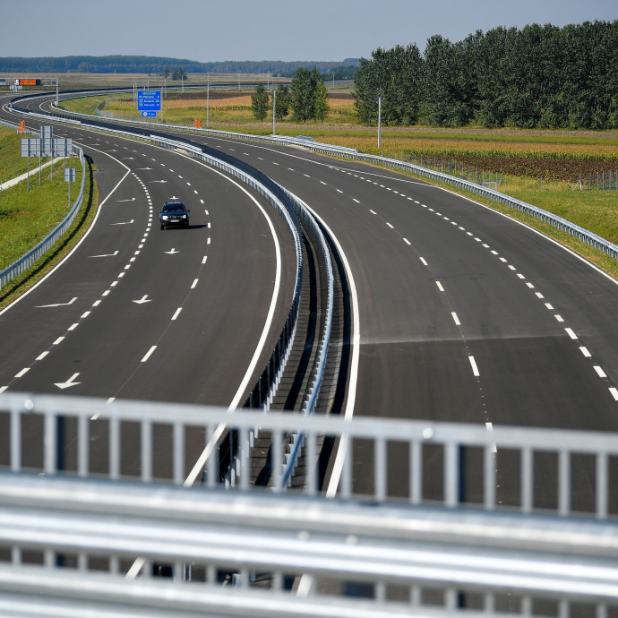 Simicska ment, Szíjj László jött, közel háromszorosára drágult az autópálya-építés