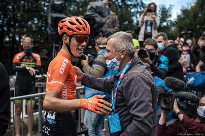 Valter Attila és édesapja Tour de Hongrie 2020 ötödik szakasza után.Fotó: Vanik Zoltán / Tour de Hongrie