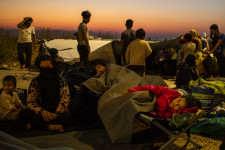 Nyakunkon a valaha volt legnagyobb migrációs hullám