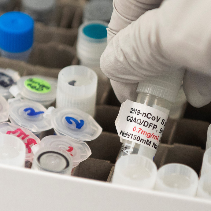 Kezd kiderülni, hogyan lehet mégis keresni a koronavírus-oltásokon