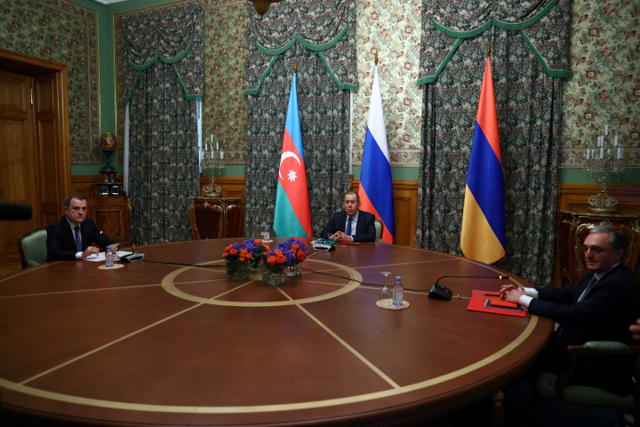 Az orosz, az azeri és az örmény külügyminiszter tárgyalása 10 órán át tartott.Fotó: HANDOUT / Russian Foreign Ministry / AFP