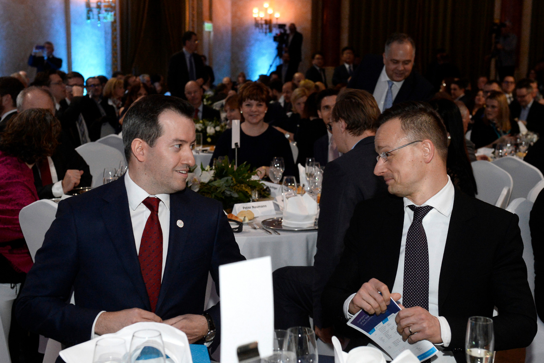 Az állam próbálja magyarázni a negyedóráig elérhető milliárdos pályázatot, de a szakmát nem hatja meg