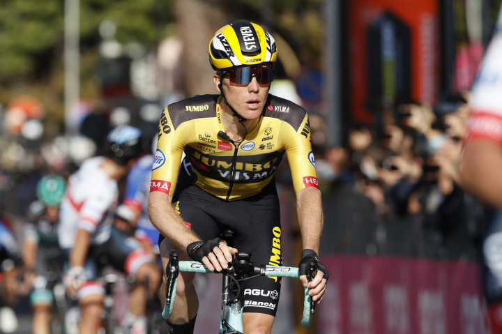 Steven Kruijswik a Giro d'Italia 7. szakaszának céljában Fotó: Luca Bettini/AFP