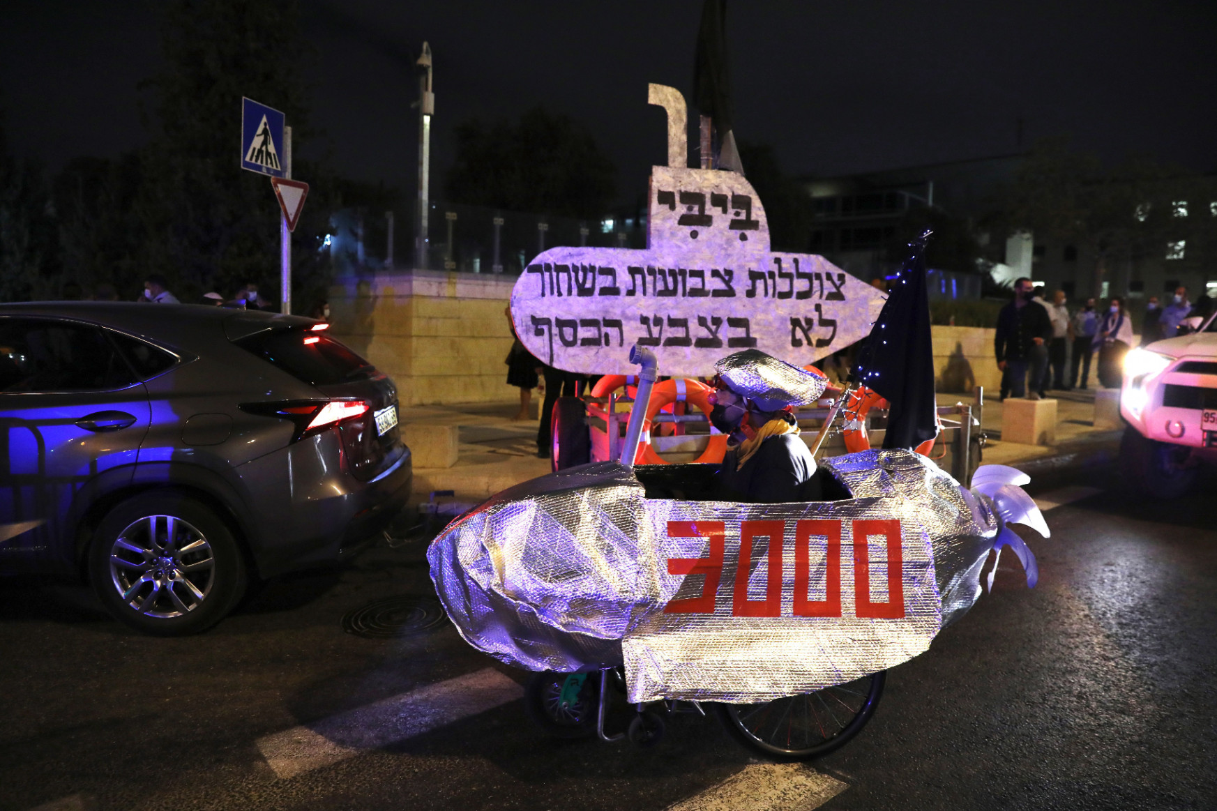 Netanjahu korrupciós ügye miatt egy tengeralattjáró-konvoj is tiltakozott