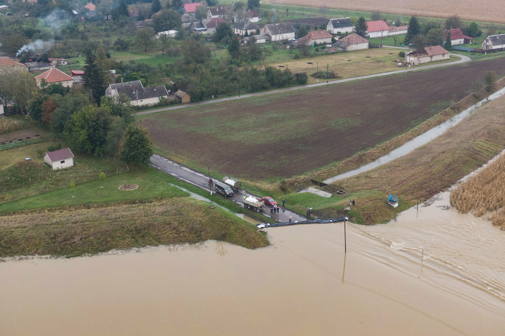 Hernádszentandrást körbefogta az áradás, nem lehet bejutni a településre