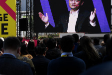 A tudomány szerint lehetetlen, az Alibaba alapítója mégis kilapítaná a világot
