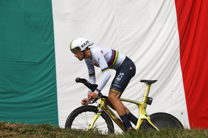 Filippo Ganna teker a Giro d'Italia 14. szakaszánFotó: Luca Bettini/AFP