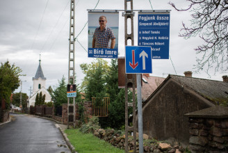 Egy valaha békés balatoni falu eldurvult kampánya