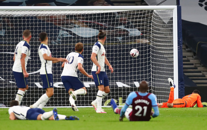 Manuel Lanzini gólja a Tottenham-West Ham United mérkőzésen 2020. október 18-án, LondonbanFotó: Clive Rose / Reuters