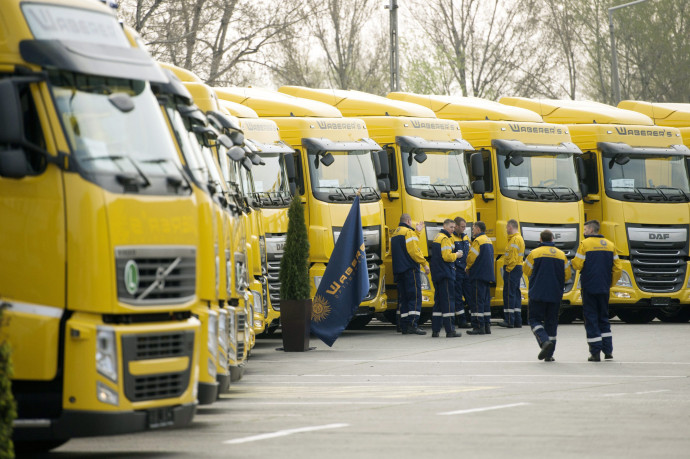 Gépkocsivezetők a Waberer's International Zrt. budapesti telephelyén, ahol ötszáz új kamiont adtak át 2014. március 26-ánFotó: Koszticsák Szilárd / MTI