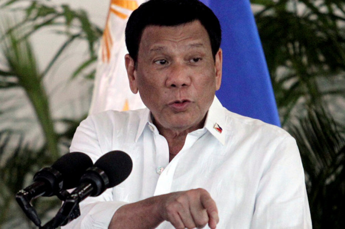 Duterte: Téged azért ölnek meg, mert engem feldühítenek a drogok