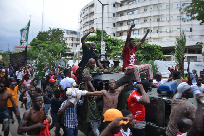 A rendőri brutalitás ellen tüntetnek Lagos állam egyik városábanFotó: Olukayode Jaiyeola / NurPhoto / Getty Images