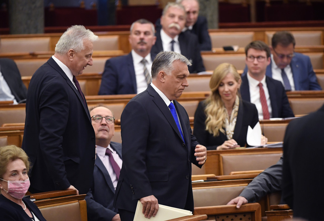 Orbán Viktor és Semjén Zsolt az Országgyűlés plenáris ülésén 2020. áprilisábanFotó: Kovács Tamás / MTI