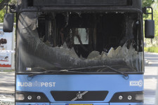 A budapesti buszok havonta háromszor lerobbannak