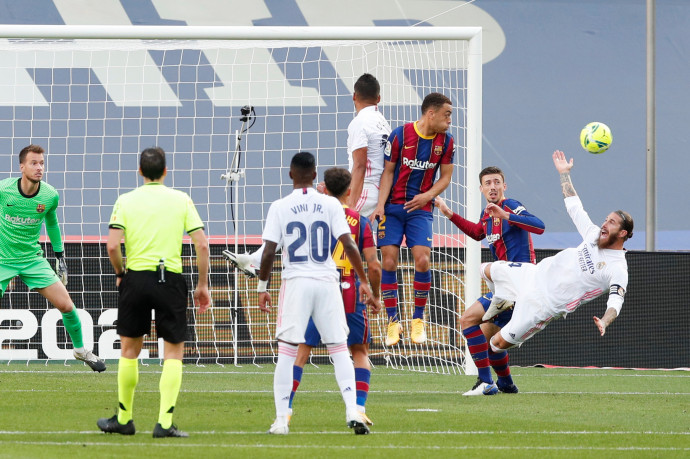 Videózás és hatalmas kapushiba a Clasicón, a Real legyőzte Barcelonát