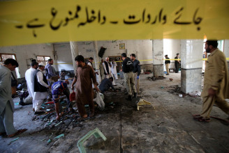 Terrorista robbantott egy pakisztáni iskolában, több gyerek meghalt