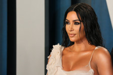 Kim Kardashian kibérelt egy magánszigetet, hogy a 40. születésnapján a barátaival bulizzon