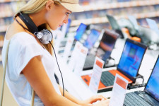 Ha most kezdesz el hitelkártyával vásárolni, még jó év végi pénzvisszatérítést hozhatsz össze magadnak