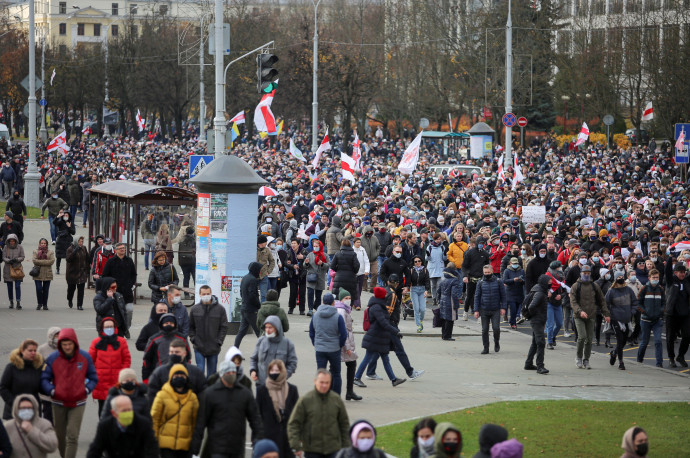 A tüntető tömeg a november 1-i megmozduláson – Fotó: Reuters / Stringer