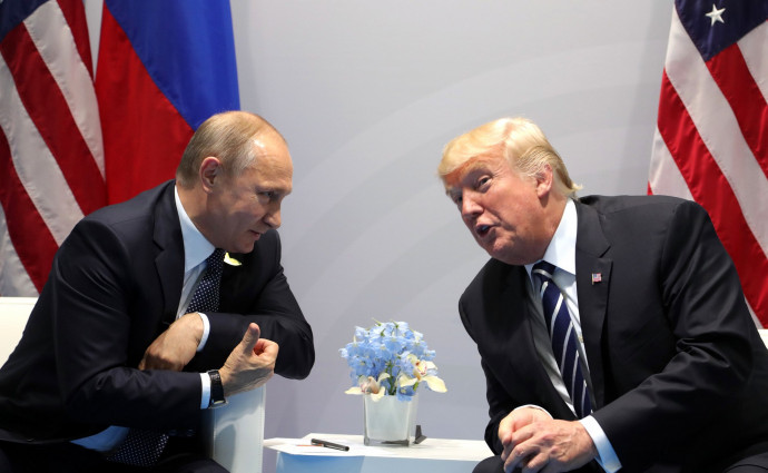 Vlagyimir Putyin és Donald Trump a 2017-es G20 csúcstalálkozón – Fotó: Universal History Archive / Universal Images Group / Getty Images