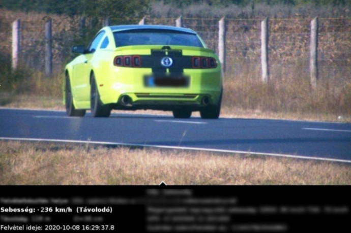 236 km/h-val száguldott egy Ford Mustang Hajdú-Biharban