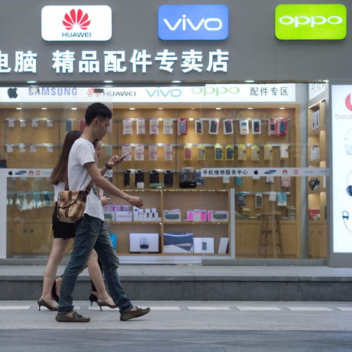 Az olcsó mobilok egyre inkább ismeretlen bértervezők munkái, a márka csak matrica rajtuk