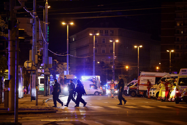 Rendőri zárás az egyik a helyszín, a Schwedenplatz közelébenFotó: Lisi Niesne / Reuters