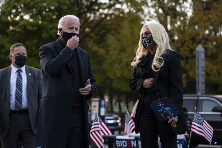Joe Biden és Lady Gaga együtt kampányol Pennsylvania államban – Fotó: Jim Watson / AFP