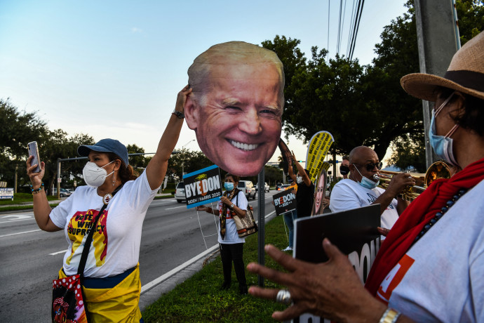 Demokrata párti szavazó Miamiban – Fotó: Chandan Khanna / AFP