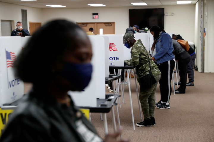 A Michigan állambeli Flint egyik szavazóhelyisége 2020. november 3-án – Fotó: Shannon Stapleton / Reuters
