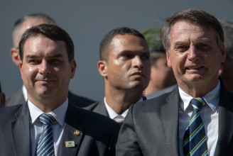Szervezett bűnözéssel, sikkasztással és pénzmosással vádolják Bolsonaro brazil elnök fiát