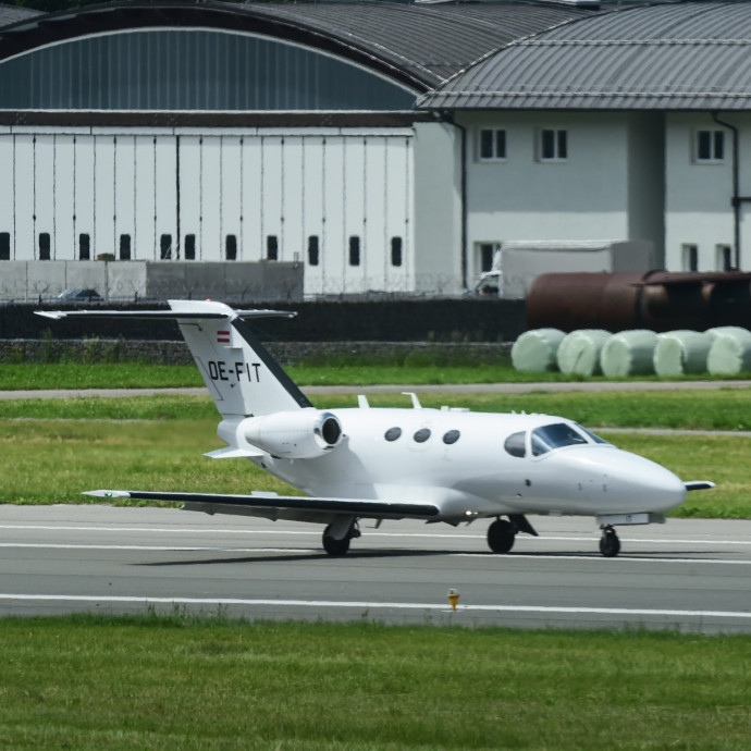 A középosztálybeli családok is elkezdtek magánrepülővel járni