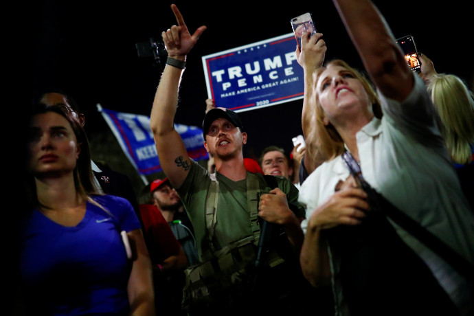 Donald Trump támogatói tüntetnek az Arizona állambeli Phoenixben – Fotó: Edgard Garrido / Reuters