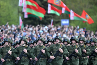 Saját oldalára állítaná át a hadsereget a belarusz ellenzék