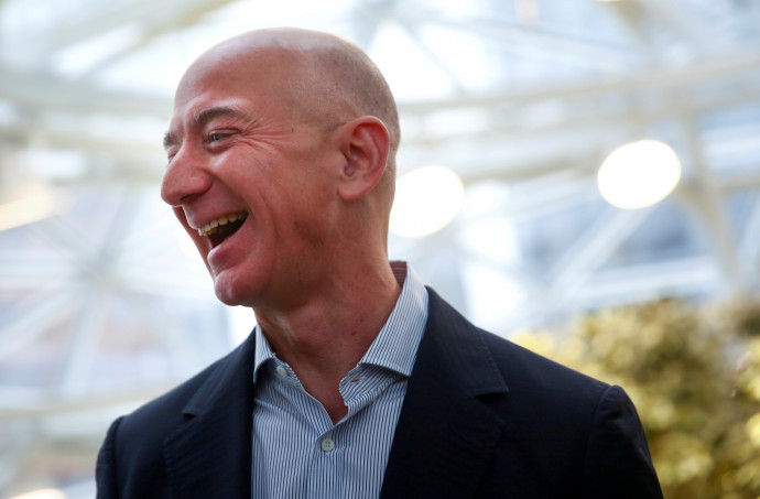 Jeff Bezos örül Fotó: REUTERS/Lindsey Wasson/File Photo
