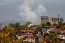 Egész éjjel lőtték azeri és török erők Hegyi-Karabah fővárosát