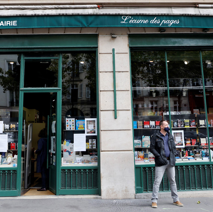 Komoly állami segítséget harcoltak ki maguknak a francia könyvesboltosok