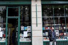 Komoly állami segítséget harcoltak ki maguknak a francia könyvesboltosok