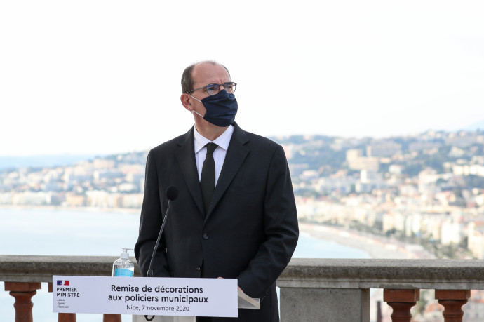 Négy tízéves gyereket hallgatott ki a francia rendőrség a lefejezett tanár ügyében