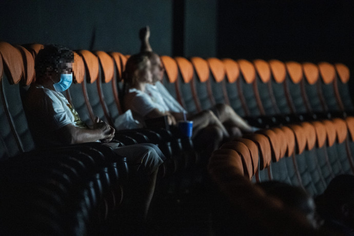 Nézők az újra megnyitott Cinema City Arénában 2020. július 2-án – Fotó: Mónus Márton/MTI