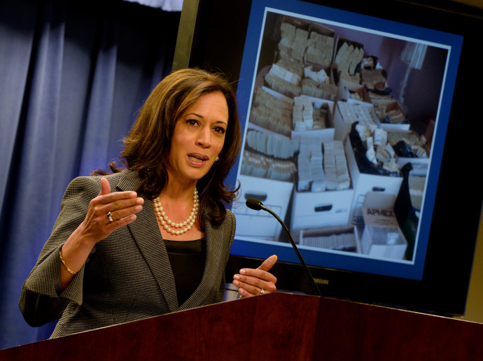 Kamala Harris főügyészként egy drogfogásról szóló sajtótájékoztatón 2014-benFotó: Mark Ralston / Getty Images