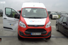 Kisbusszal segítik Pécsen a karanténba szorult családokat