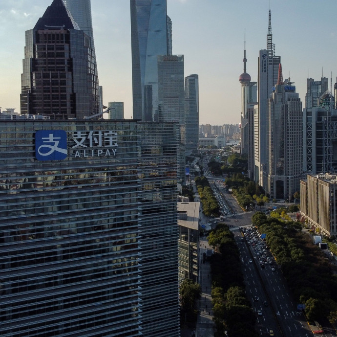 Pénzügyi forradalmat ígértek, a pártállam adta a másikat